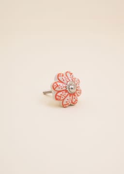 SCALLOP LOTUS KNOB - WHITE APPRICOT