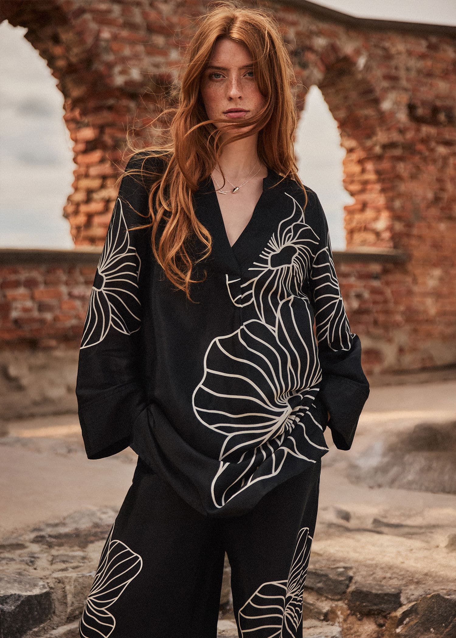 HIBO Sort floral tunika - Svart 1 - Indiska