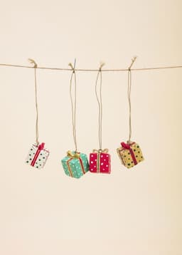 PAPER MACHE GIFT ORNAMENT S4 - MULTI