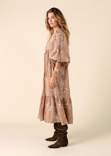 CORNELIA Brodert kjole med puffermer - Beige 3 - Indiska