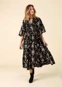 CORNELIA EMB FLOWER DRESS - Black