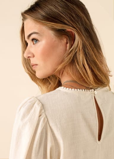 OPHELIA Brodert asymmetrisk bluse - Beige 3 - Indiska