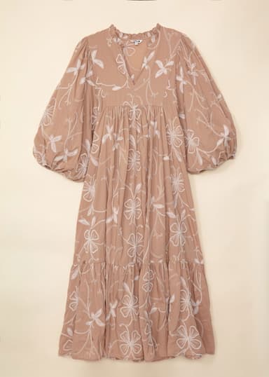 CORNELIA Brodert kjole med puffermer - Beige 5 - Indiska
