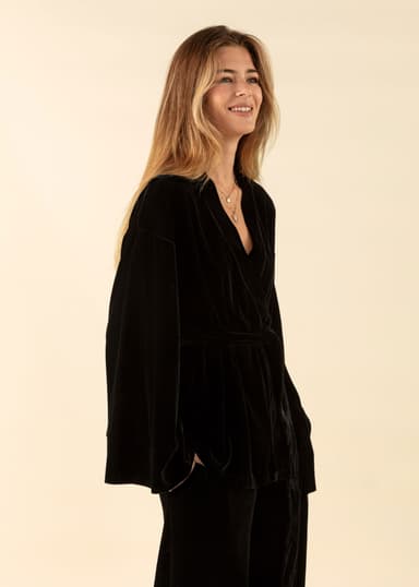 TARA Velourkimono med knyting - Svart 1 - Indiska