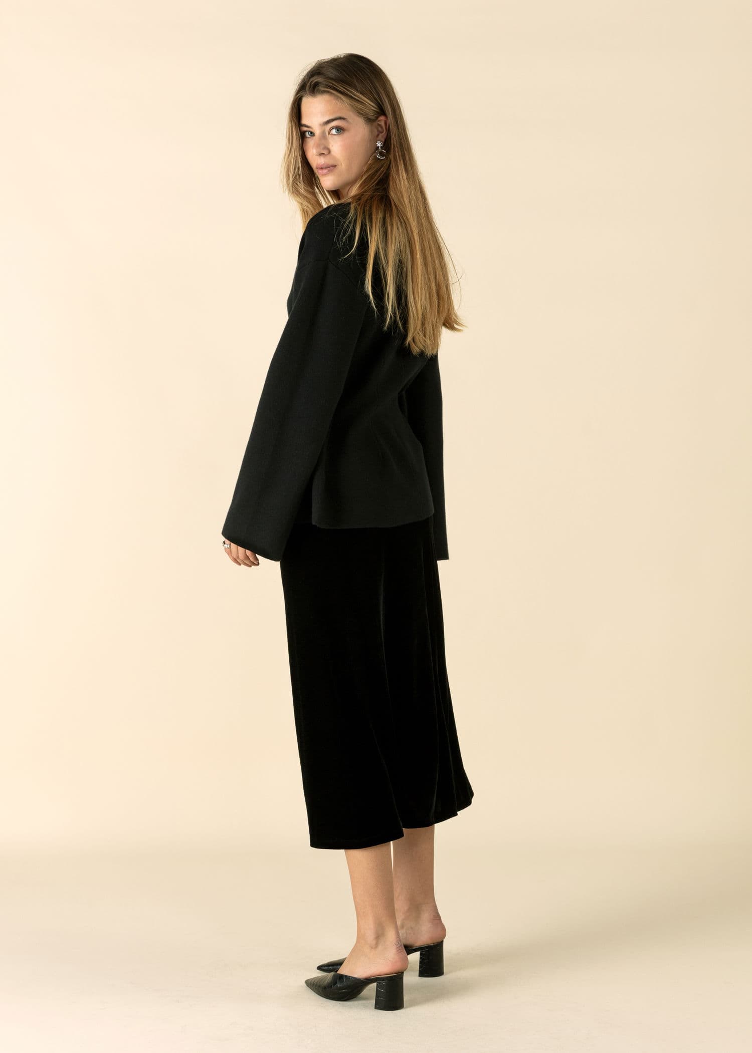 NELLIE Skjørt i velur - Svart 5 - Indiska