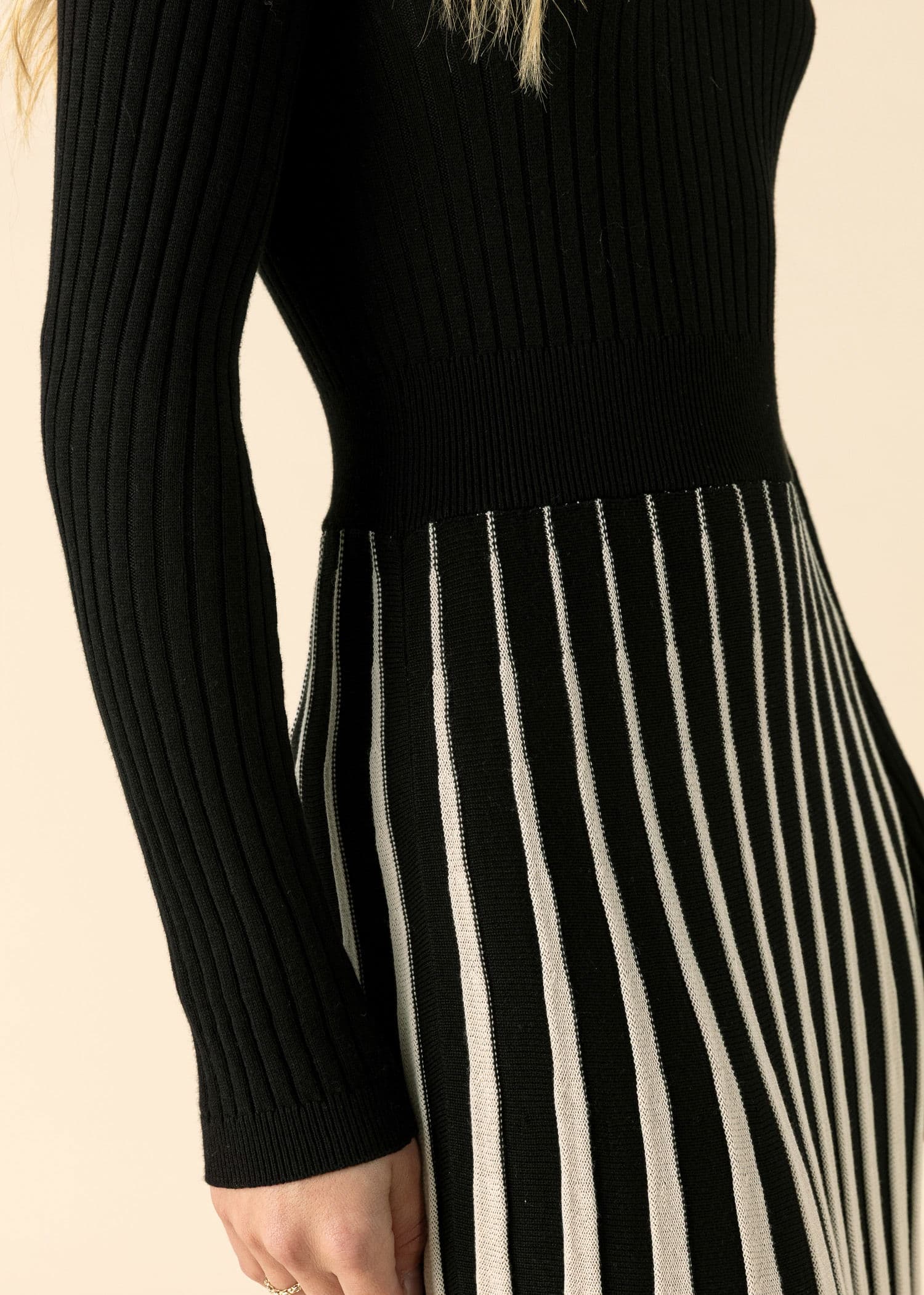 DILARA Mekko - Musta 4 - Indiska