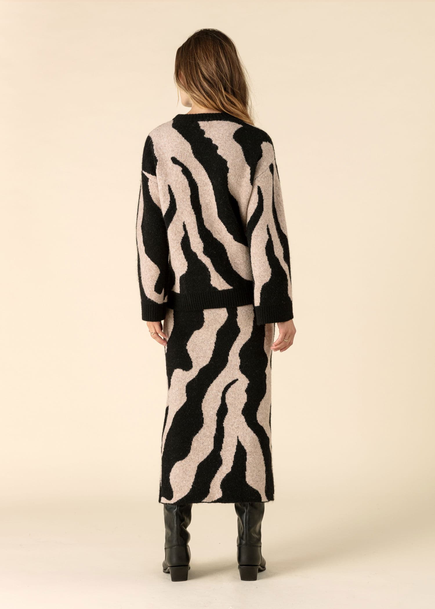 JACKIE Jacquardstickad tröja - Beige 3 - Indiska