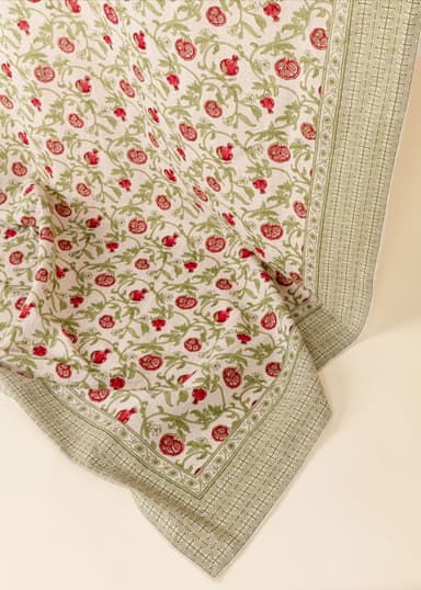 Vira Käsinpainettu pöytäliina - Punainen 3 - Indiska