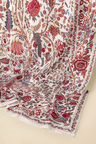 Neha Kukkakuvioinen pöytäliina 150x250 cm - Multi 2 - Indiska