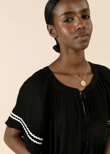 ESRA Creppad lång klänning - Svart 2 - Indiska