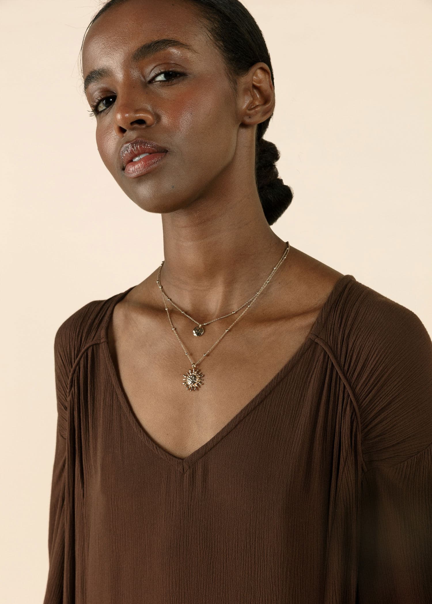 TANYA Brun asymmetrisk kjole - Brun 4 - Indiska