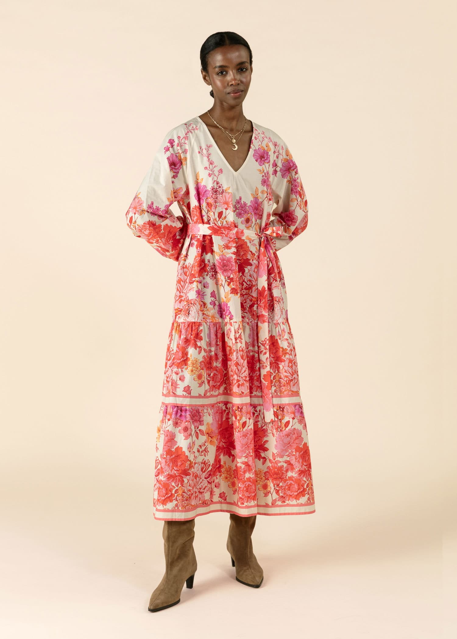 THEKLA Blommig lång bomullsklänning - Röd 3 - Indiska