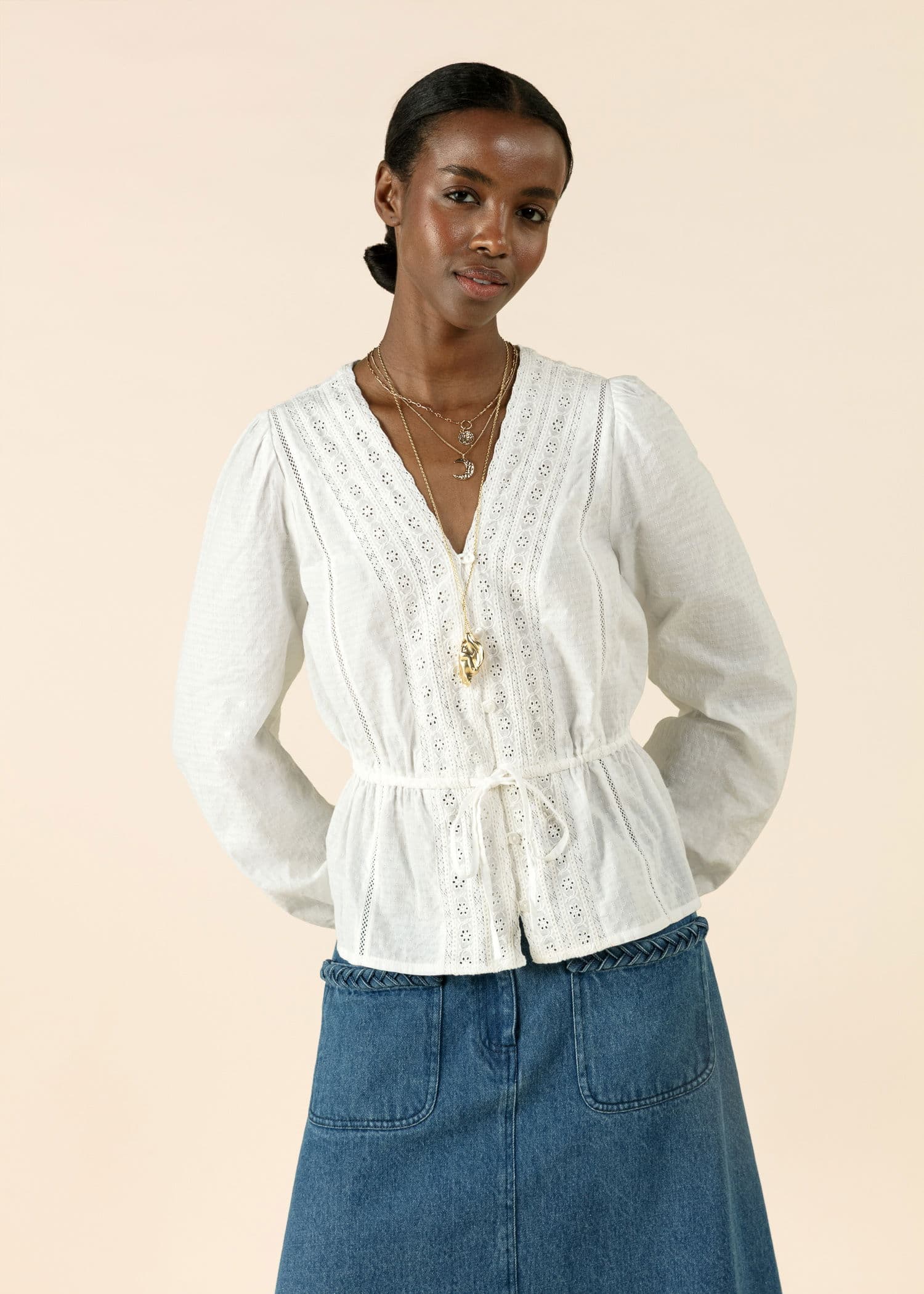 WINNIE Dobbybluse med blonder - Hvit 1 - Indiska