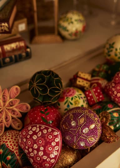 BEADED Handgjord julkula - Rosa 1 - Indiska