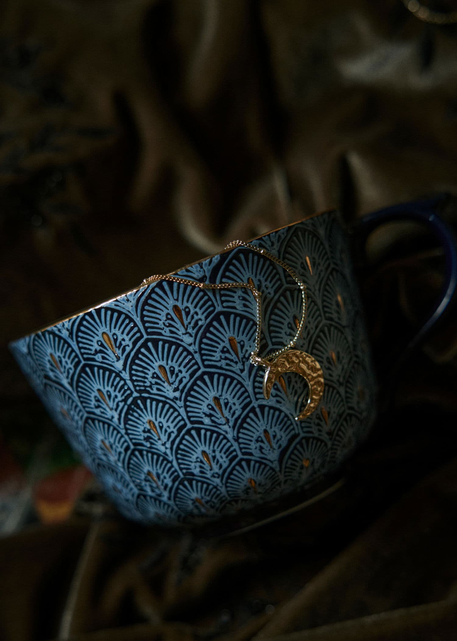 SONA Håndmalt steintøyskrus - Blå 1 - Indiska