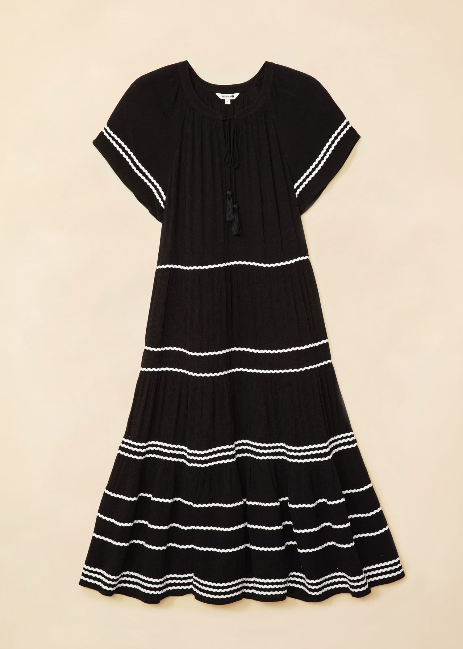 ESRA Creppad lång klänning - Svart 5 - Indiska