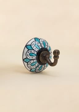 CERAMIC HOOK W. COLORED FLOWER - BLUE