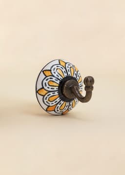 CERAMIC HOOK W. COLORED FLOWER - YELLOW