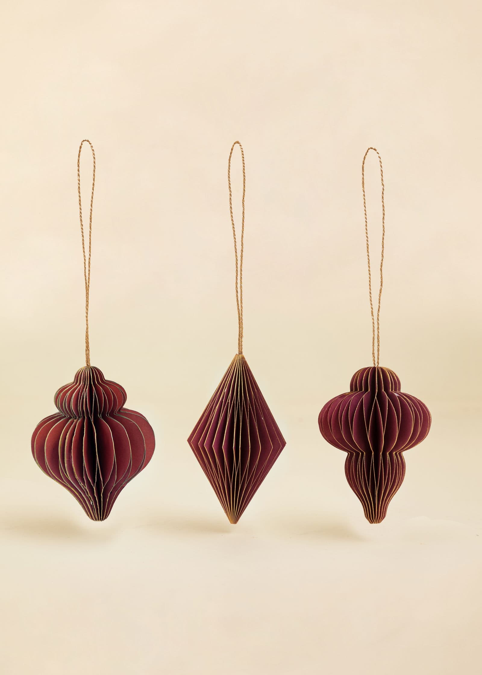 PAPER Joulukoristeet – kolmen kappaleen pakkaus - Punainen 1 - Indiska