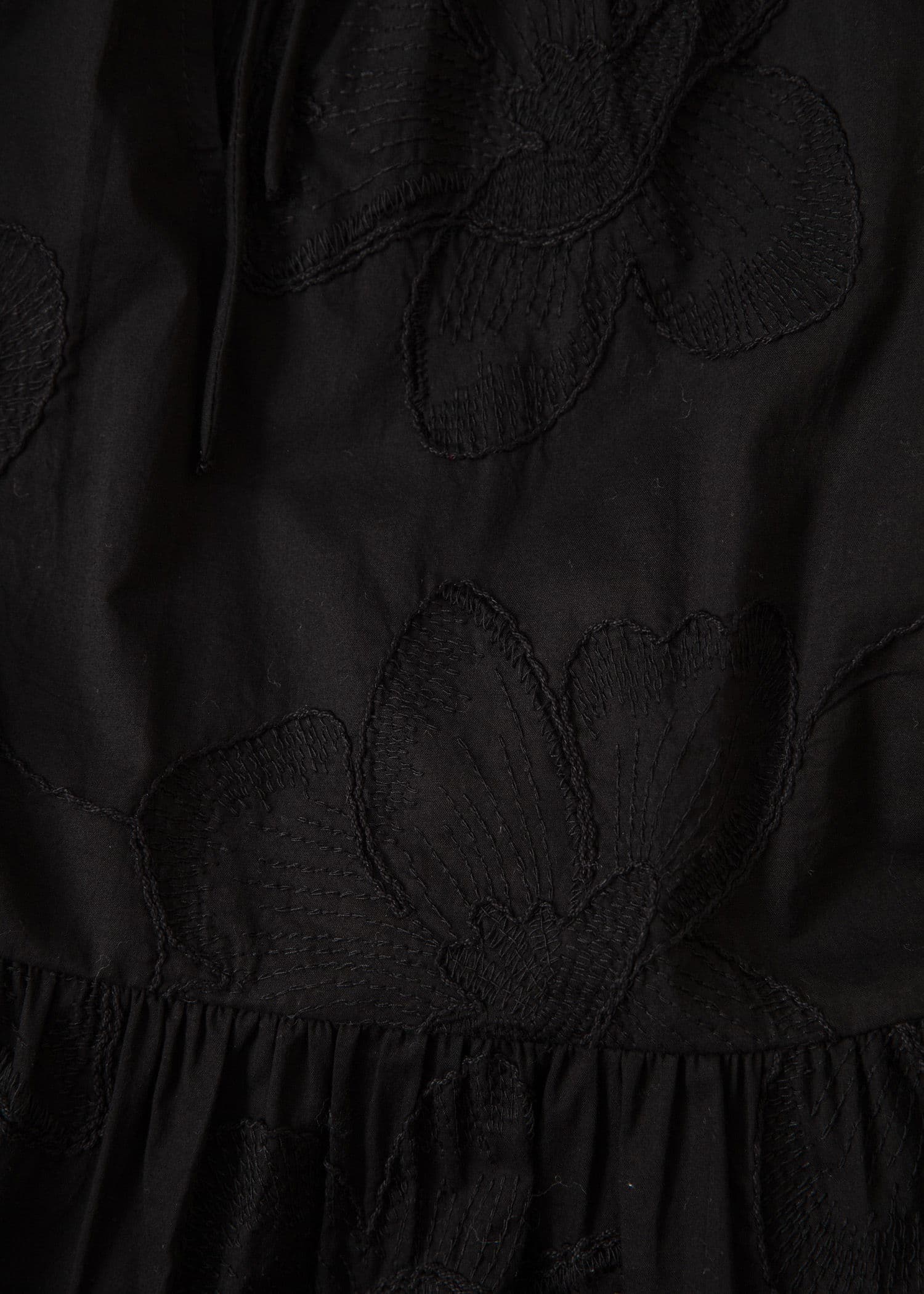 SUMAN Kirjailtu kukallinen puuvillamekko - Musta 2 - Indiska