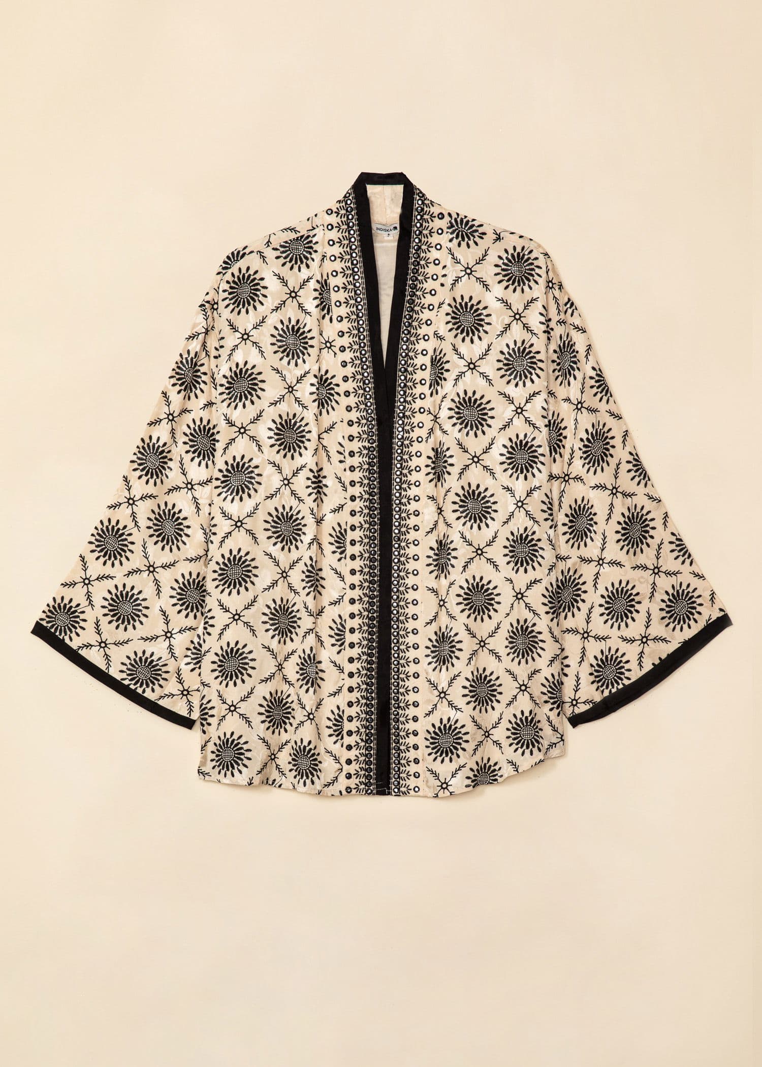 IRIDA Kirjailtu lyhyt kimono - Valkoinen 6 - Indiska