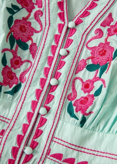 MIRELLA Lyhyt kirjailtu mekko - Vihreä 6 - Indiska