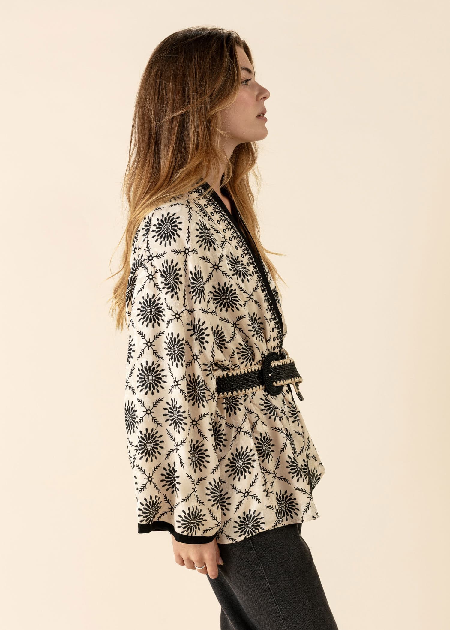 IRIDA Kirjailtu lyhyt kimono - Valkoinen 2 - Indiska