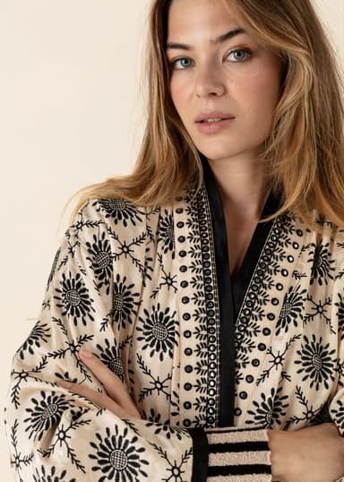 IRIDA Kirjailtu lyhyt kimono - Valkoinen 4 - Indiska