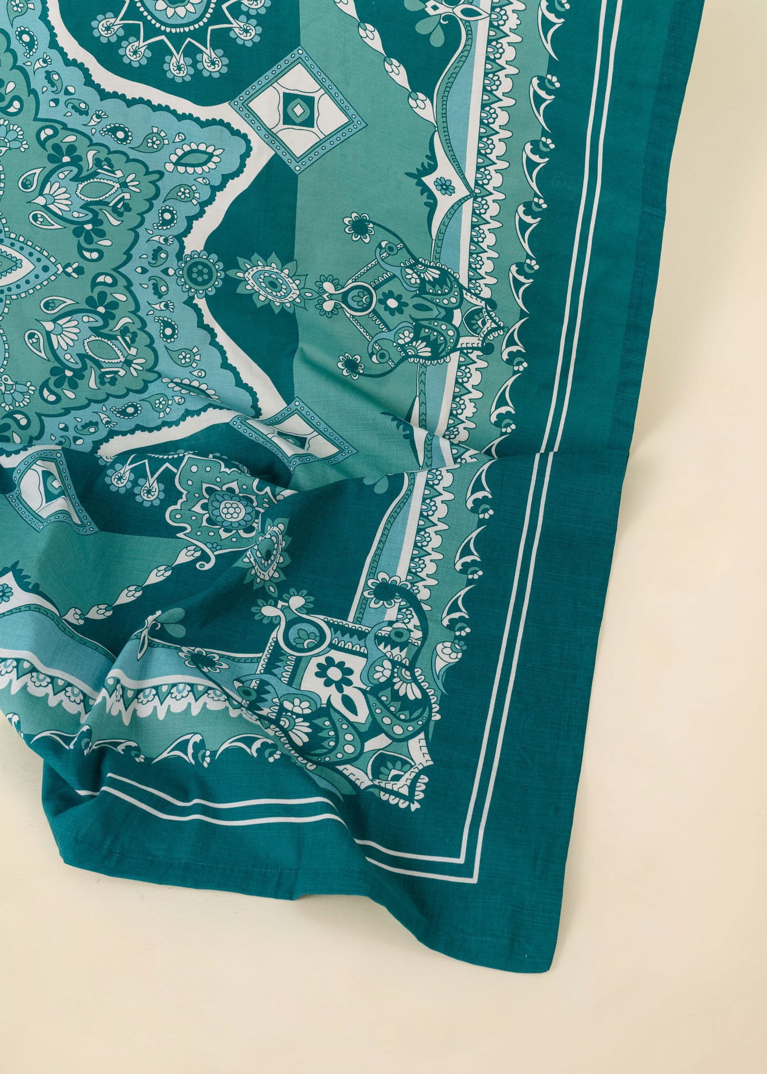 Tara Sininen puuvillapöytäliina - Sininen 2 - Indiska