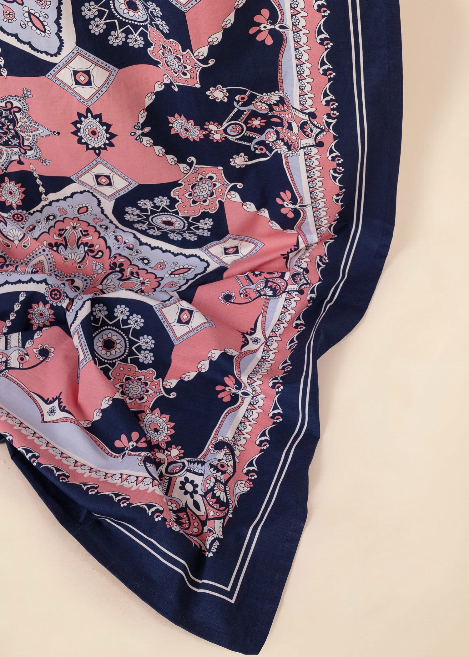 Tara Puuvillapöytäliina 150x250 cm - Vaaleanpunainen 2 - Indiska