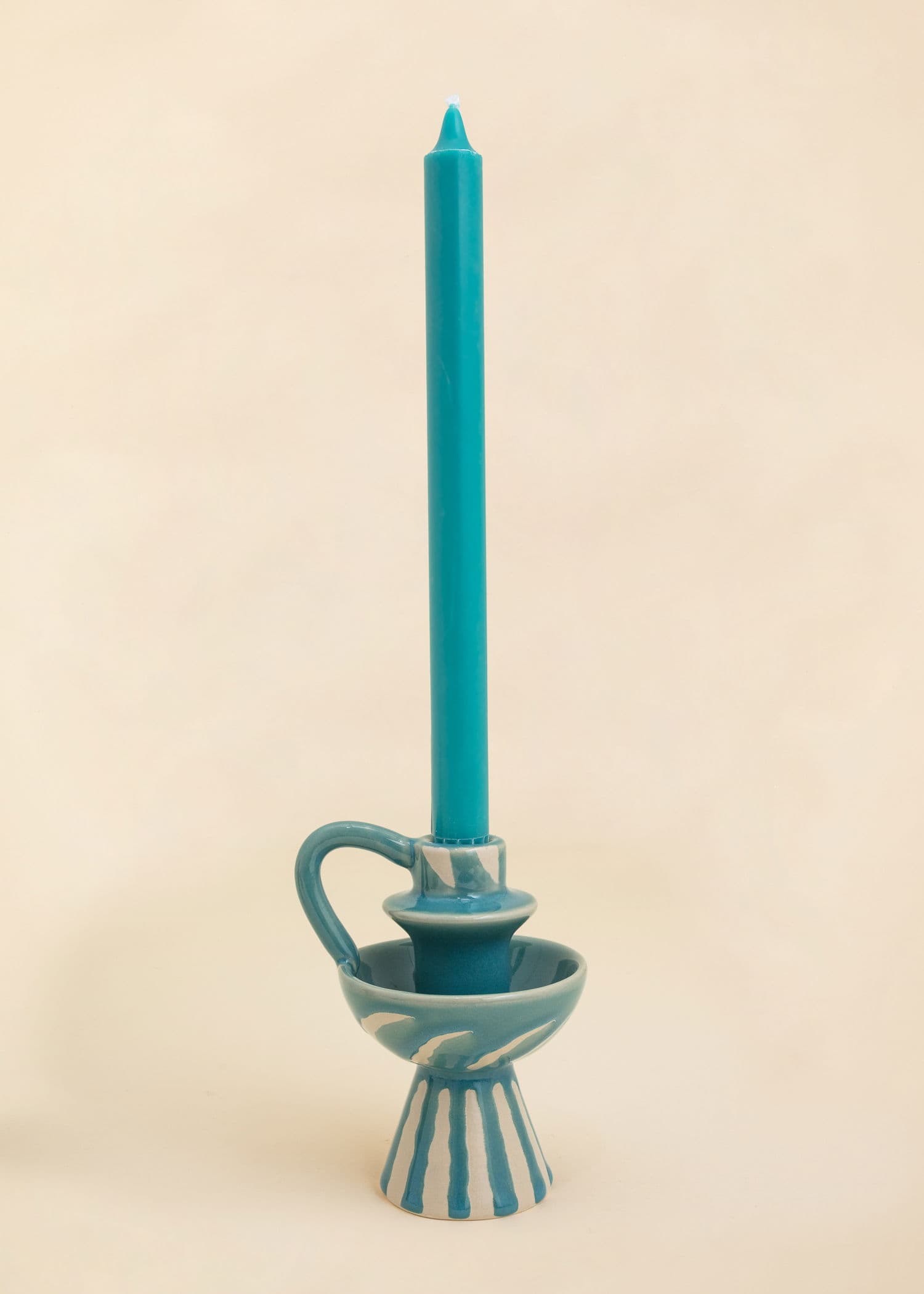 STRIPE Kuviollinen kynttilänjalka kahvalla - Sininen 1 - Indiska