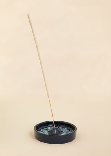 SONA Käsin maalattu suitsukkeenpidike - Sininen 1 - Indiska