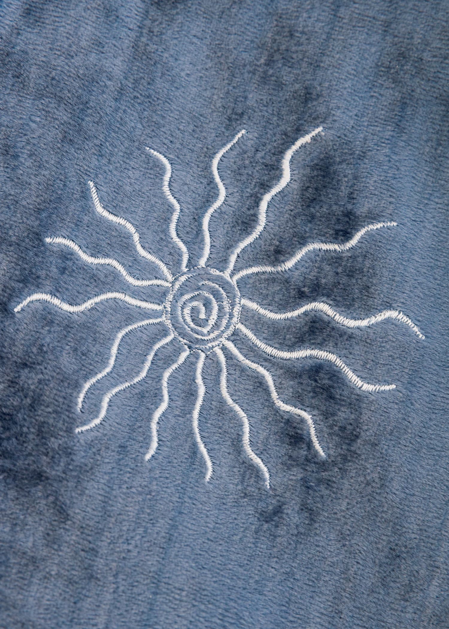 Velvet Kirjailtu samettipussukka  - Sininen 2 - Indiska