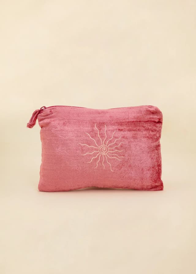 Broderad necessär i velour