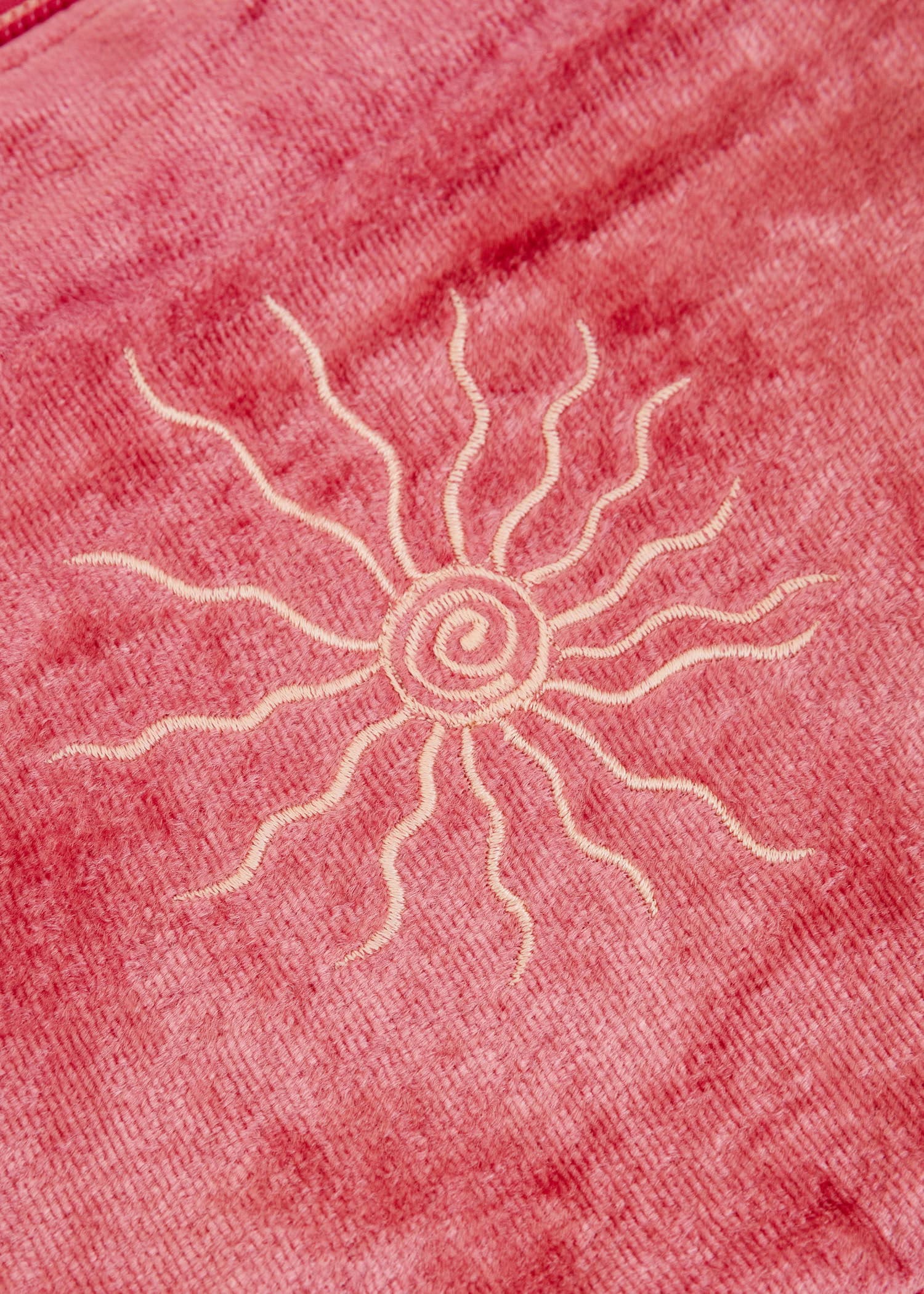 Velvet Kirjailtu samettipussukka - Vaaleanpunainen 2 - Indiska