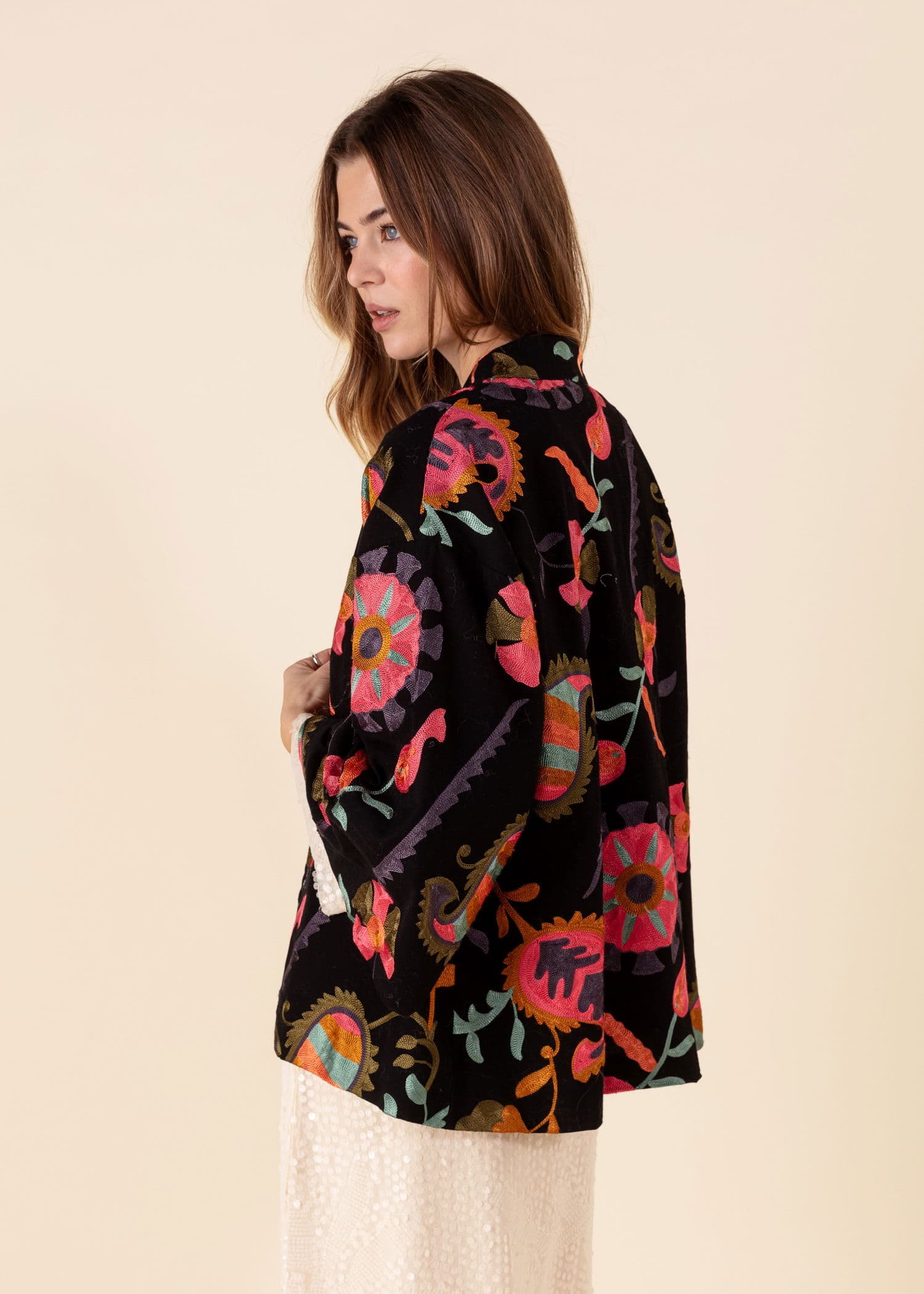 VIVI Broderad kimonojacka - Svart 2 - Indiska