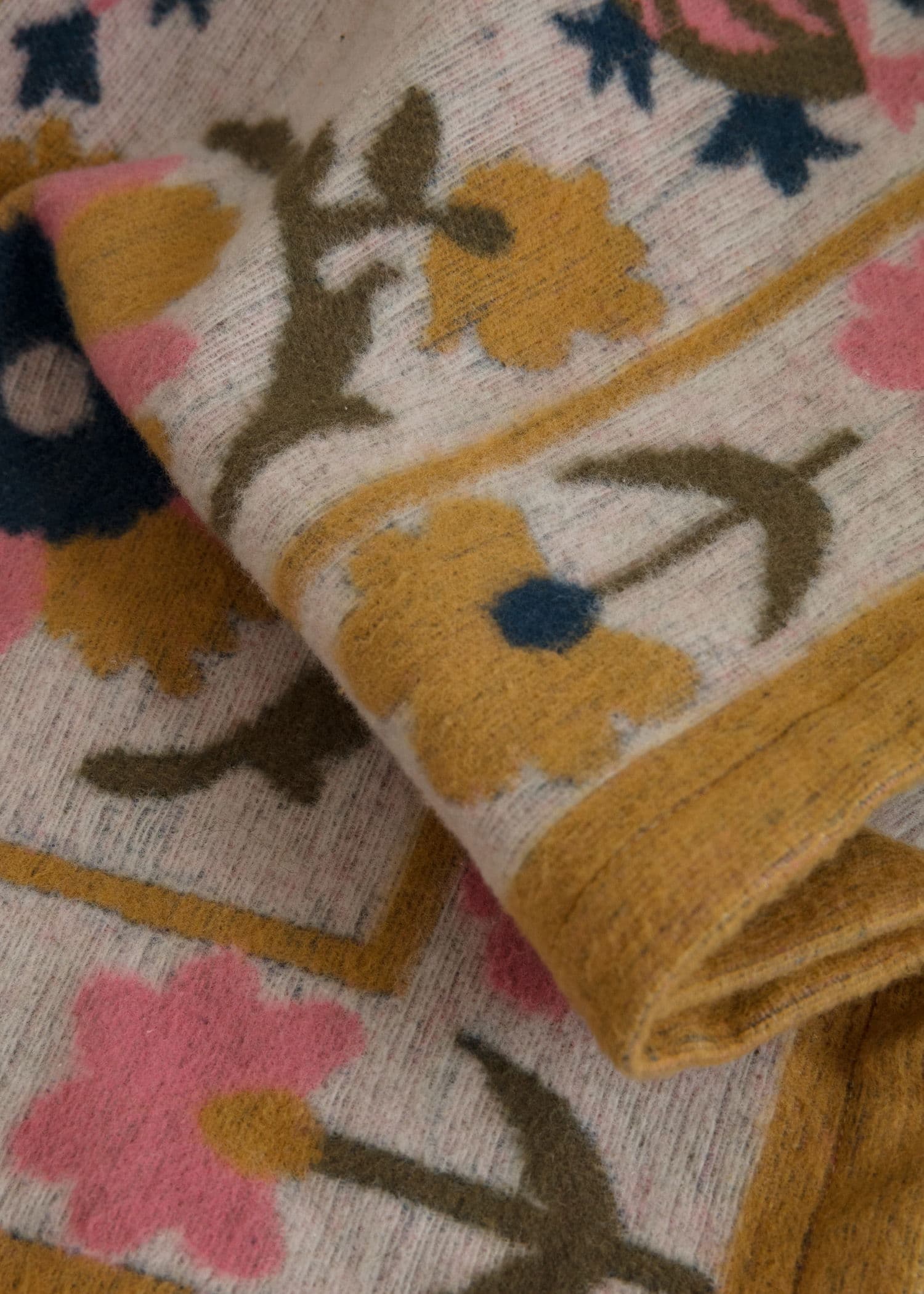 MIA Jacquardvävd pläd i borstad bomull - Multi 2 - Indiska