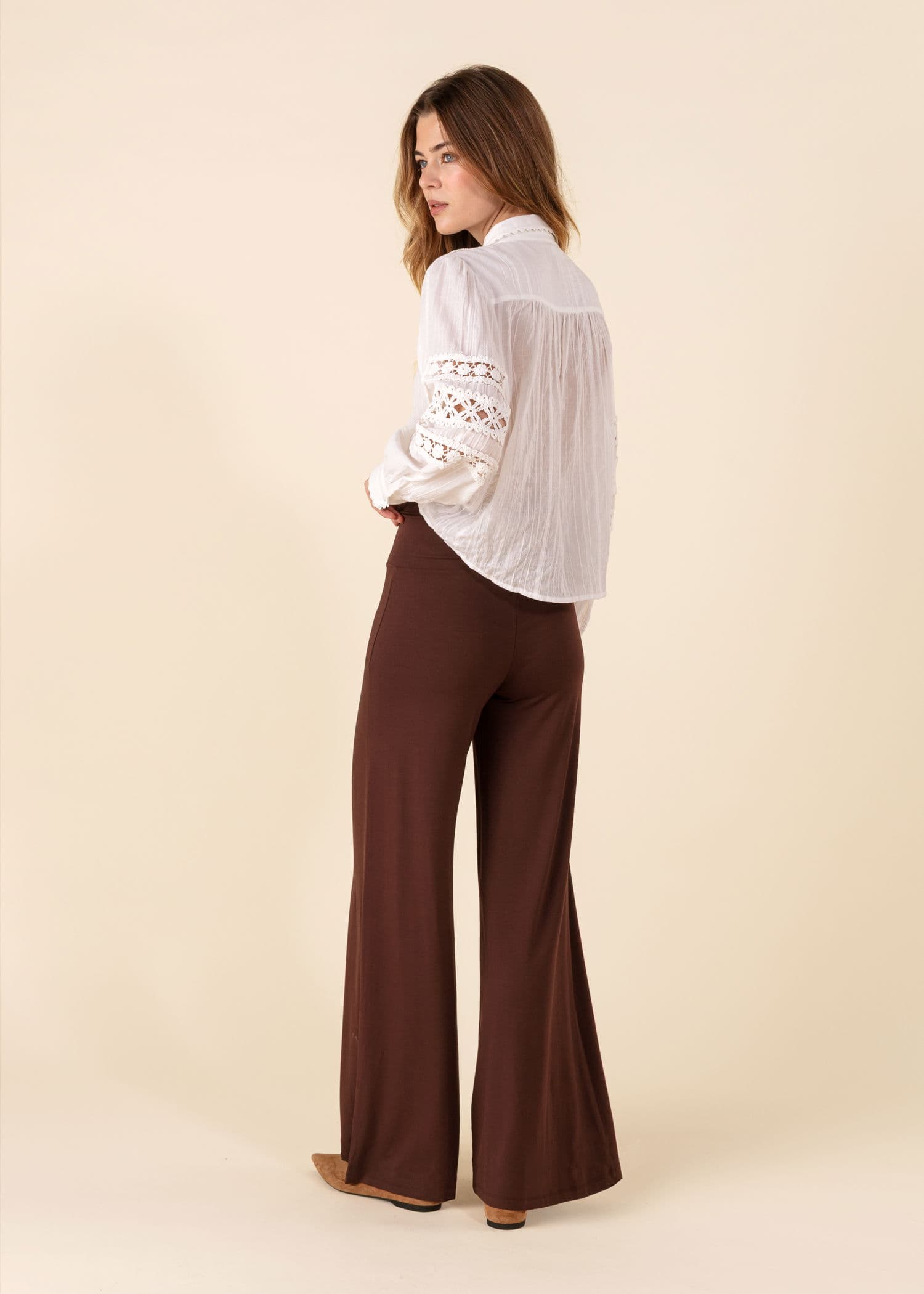 LILLEMOR Leveät korkeavyötäröiset housut - Muut 3 - Indiska