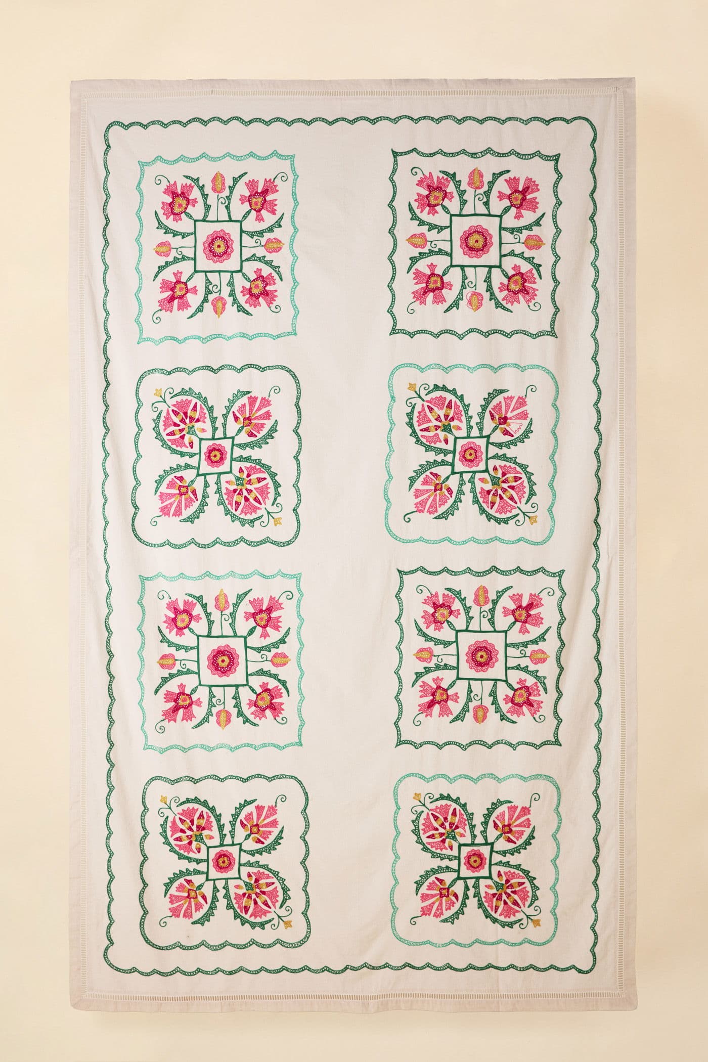 Diya Brodert bomullsduk - Hvit 1 - Indiska