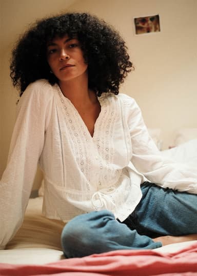 WINNIE Kohopilkullinen pitsipusero - Valkoinen 1 - Indiska