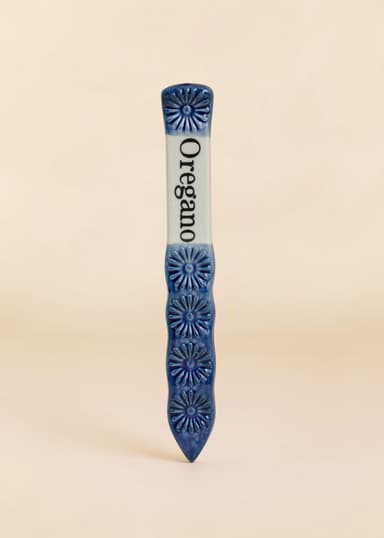 PLANT Plantmarkör i stengods - oregano - Blå 1 - Indiska