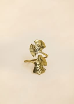 LEAF NAPKIN RING - BRASS