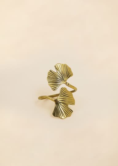 LEAF Dekorativ servettring i mässing - Guld 1 - Indiska