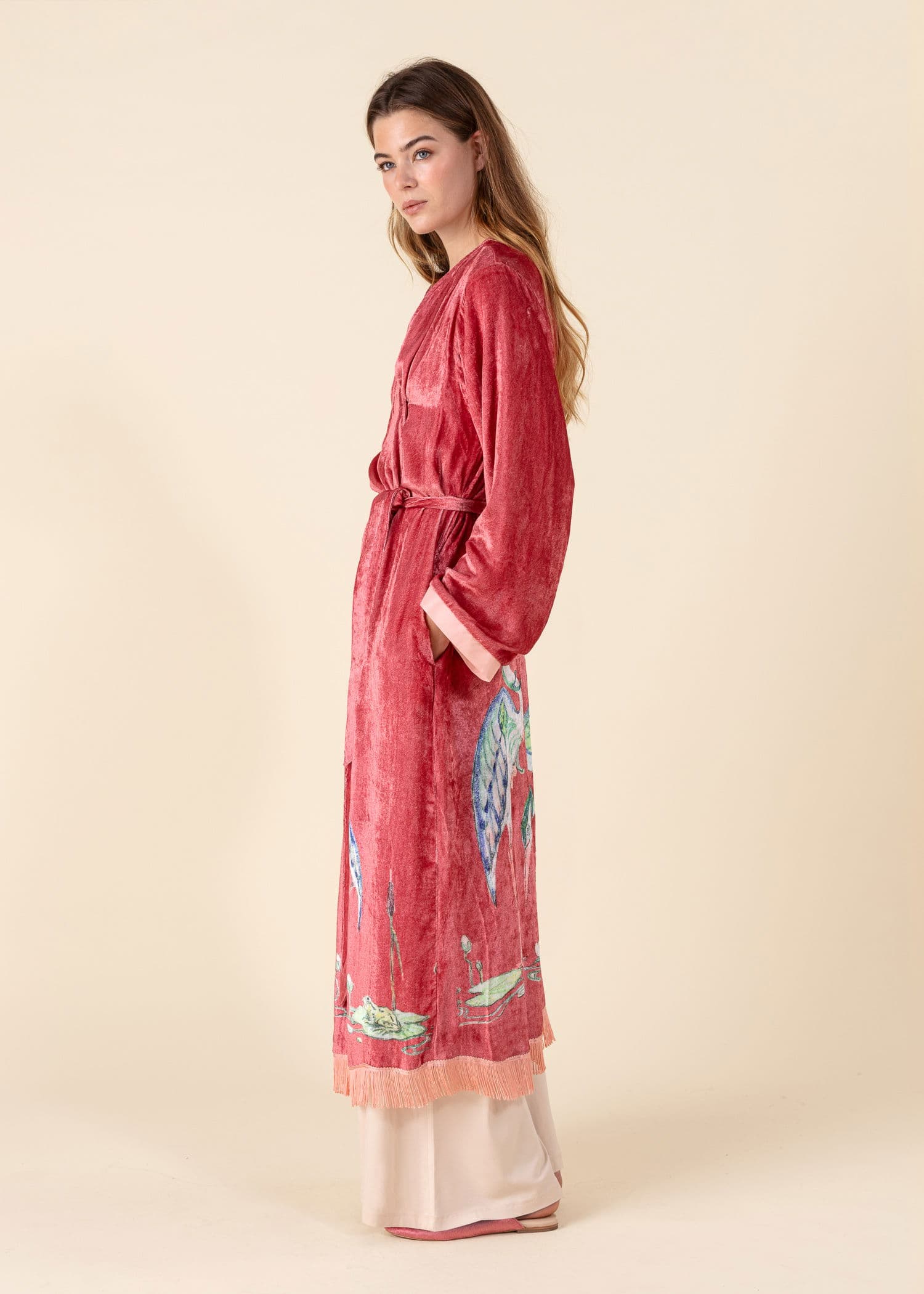 Velvet Lang mønstret kimono i velour - Rosa 4 - Indiska