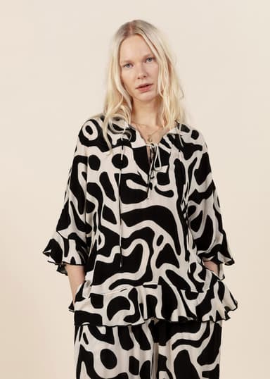 RUBY Mønstret bluse med rysjer - Beige 4 - Indiska