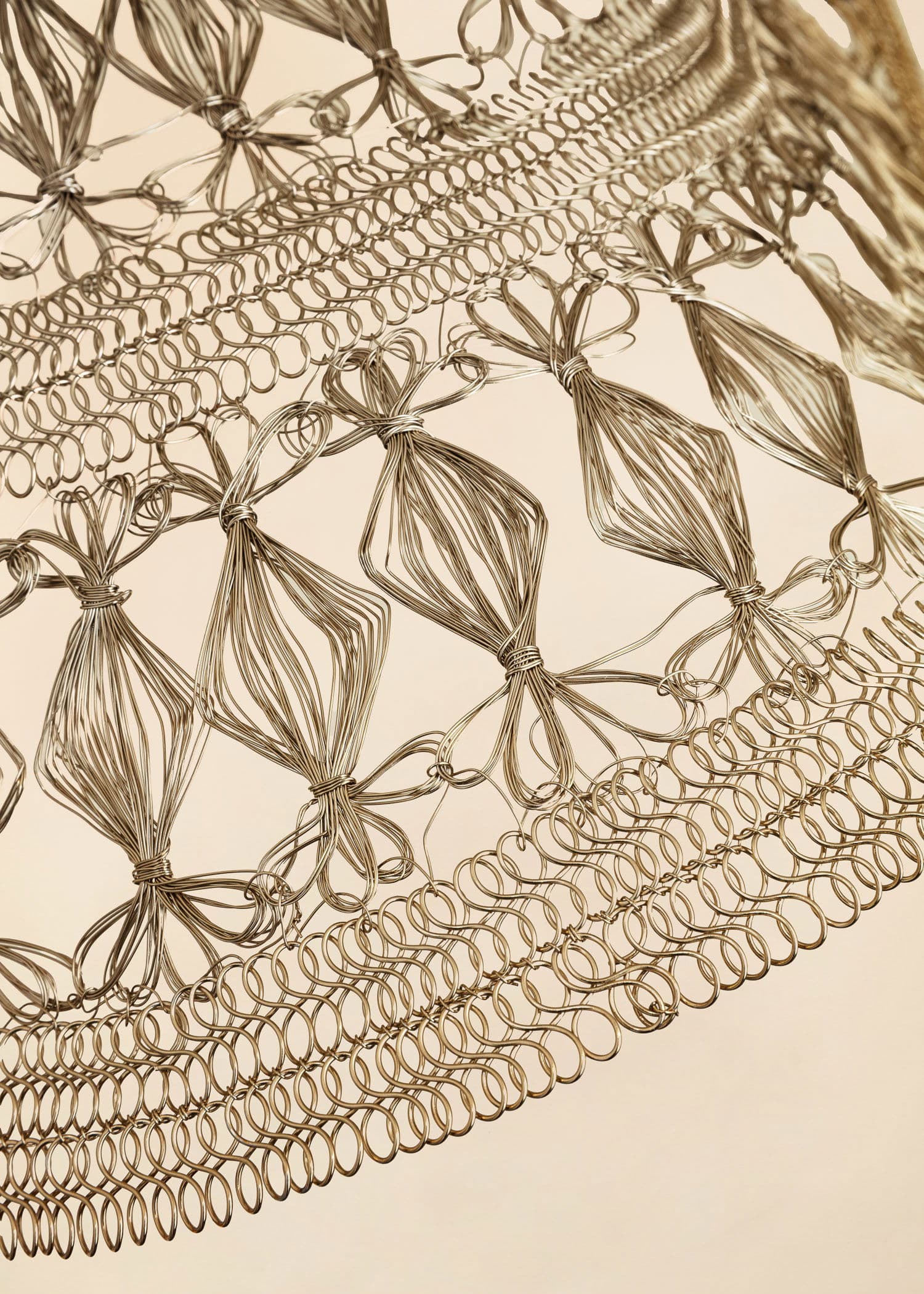 CLARA Dekorativ taklampe i jern  - Gull 2 - Indiska