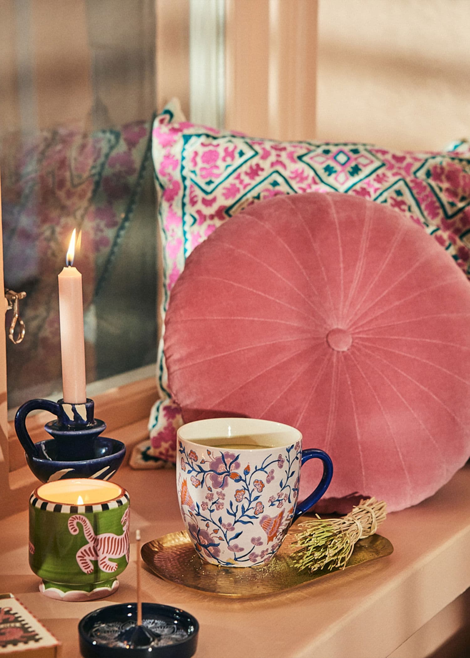 Gol Rund fløyelspute - Rosa 1 - Indiska