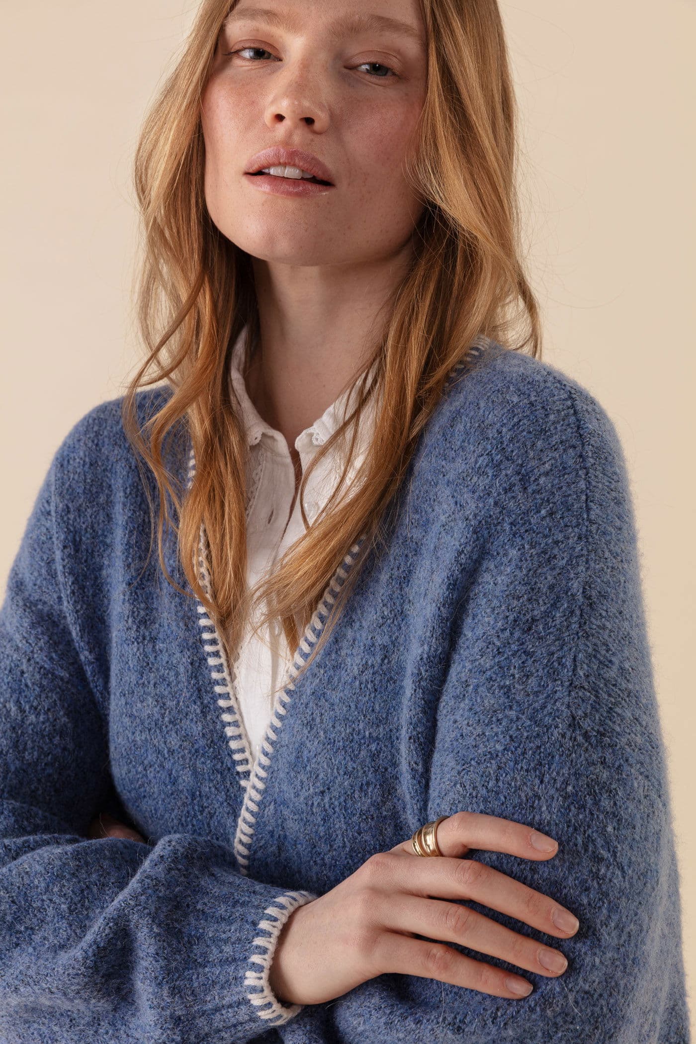 VANESSA Lang cardigan med dekorative sømmer - Blå 2 - Indiska