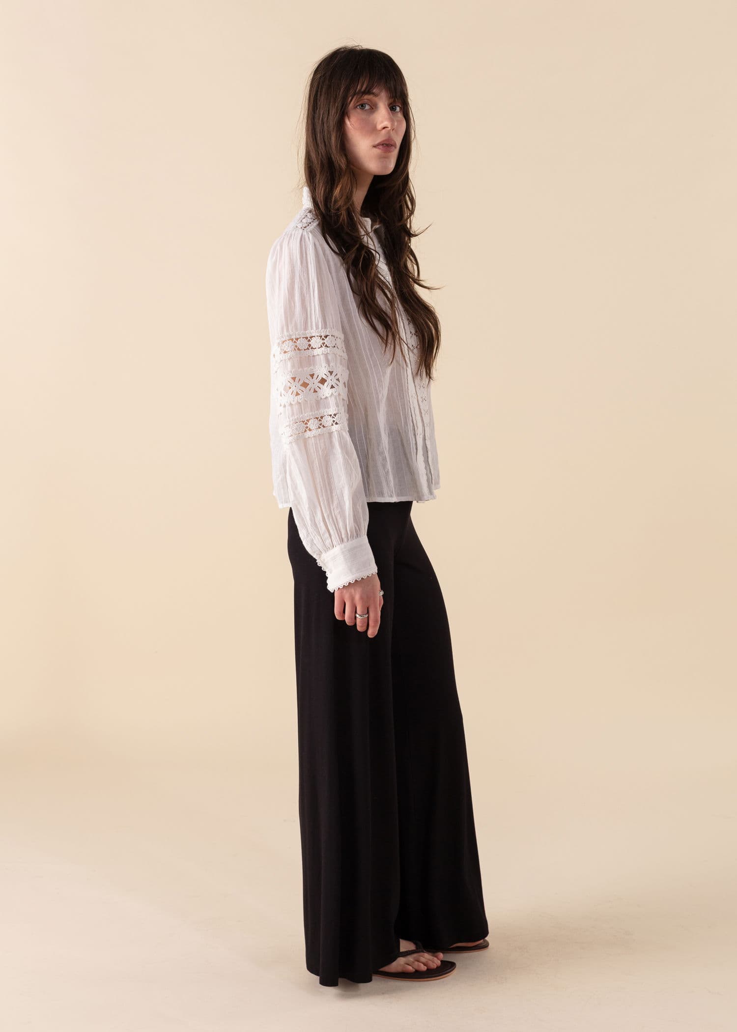 LILLEMOR Vide bukser med høy midje - Svart 2 - Indiska