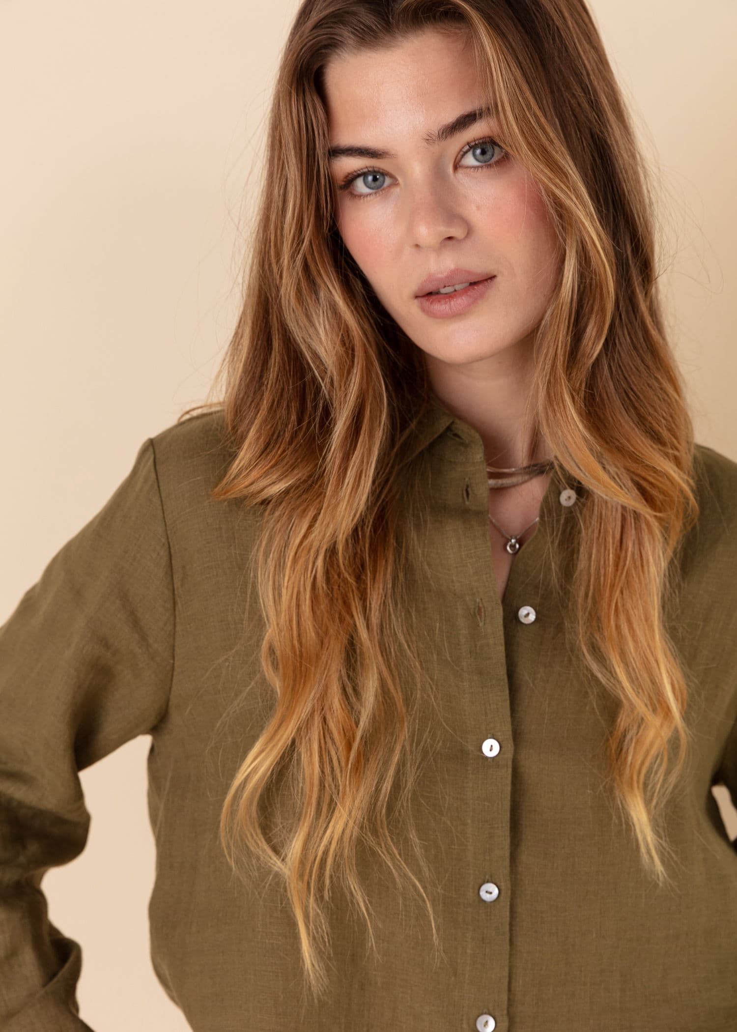 DIANA Khaki linskjorte - Grønn 1 - Indiska